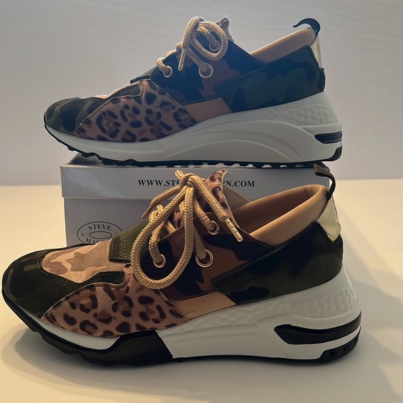 Brand new Steve Madden Cliff womens sneaker size 9.5 - Picture 3 of 6